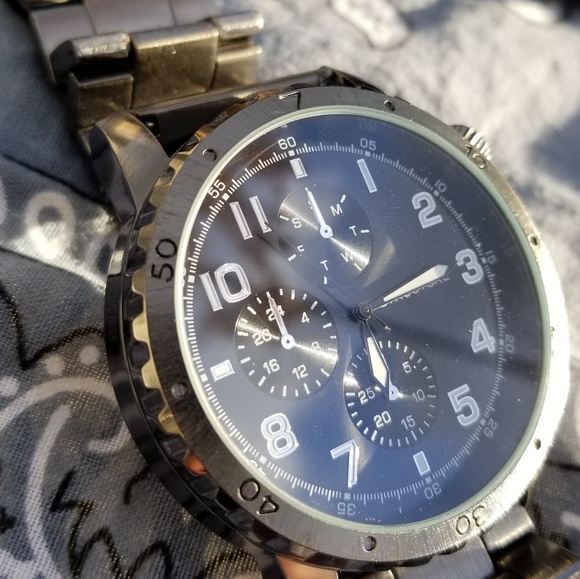 Structure Watch - Picture 5 of 7